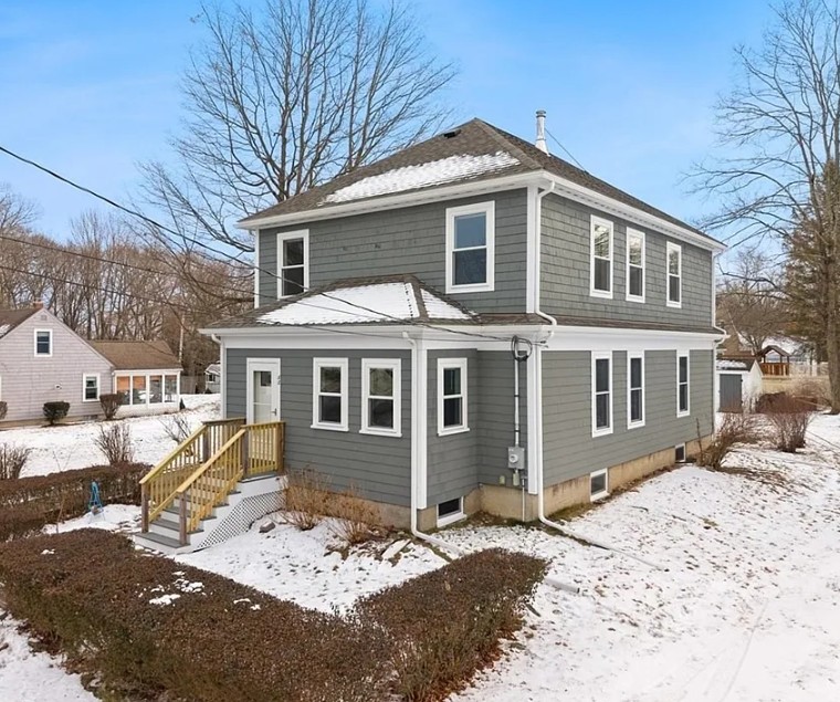 88 Arnold Rd North Attleboro